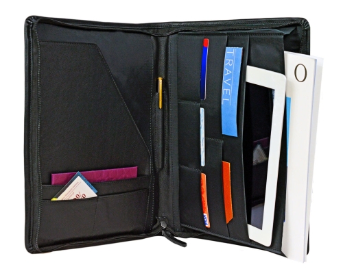 czarna aktówka skórzana mieści format A4