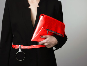 Kiedy warto sięgnąć po kopertówkę?